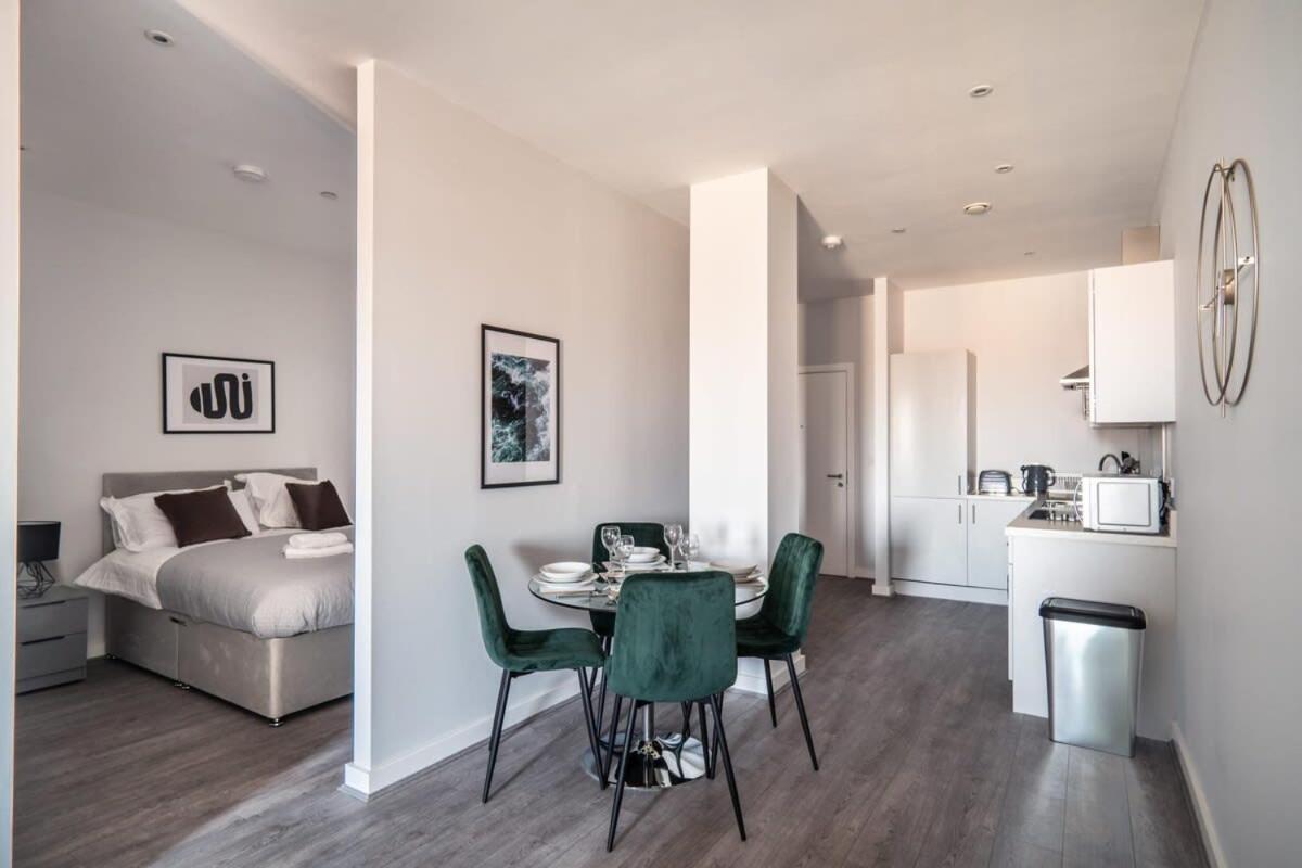 Modern & Spacious 2 Bed Apartment In Waterloo Liverpool Exterior foto