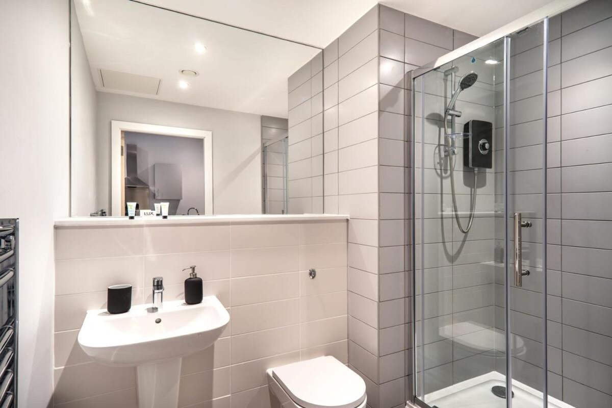 Modern & Spacious 2 Bed Apartment In Waterloo Liverpool Exterior foto